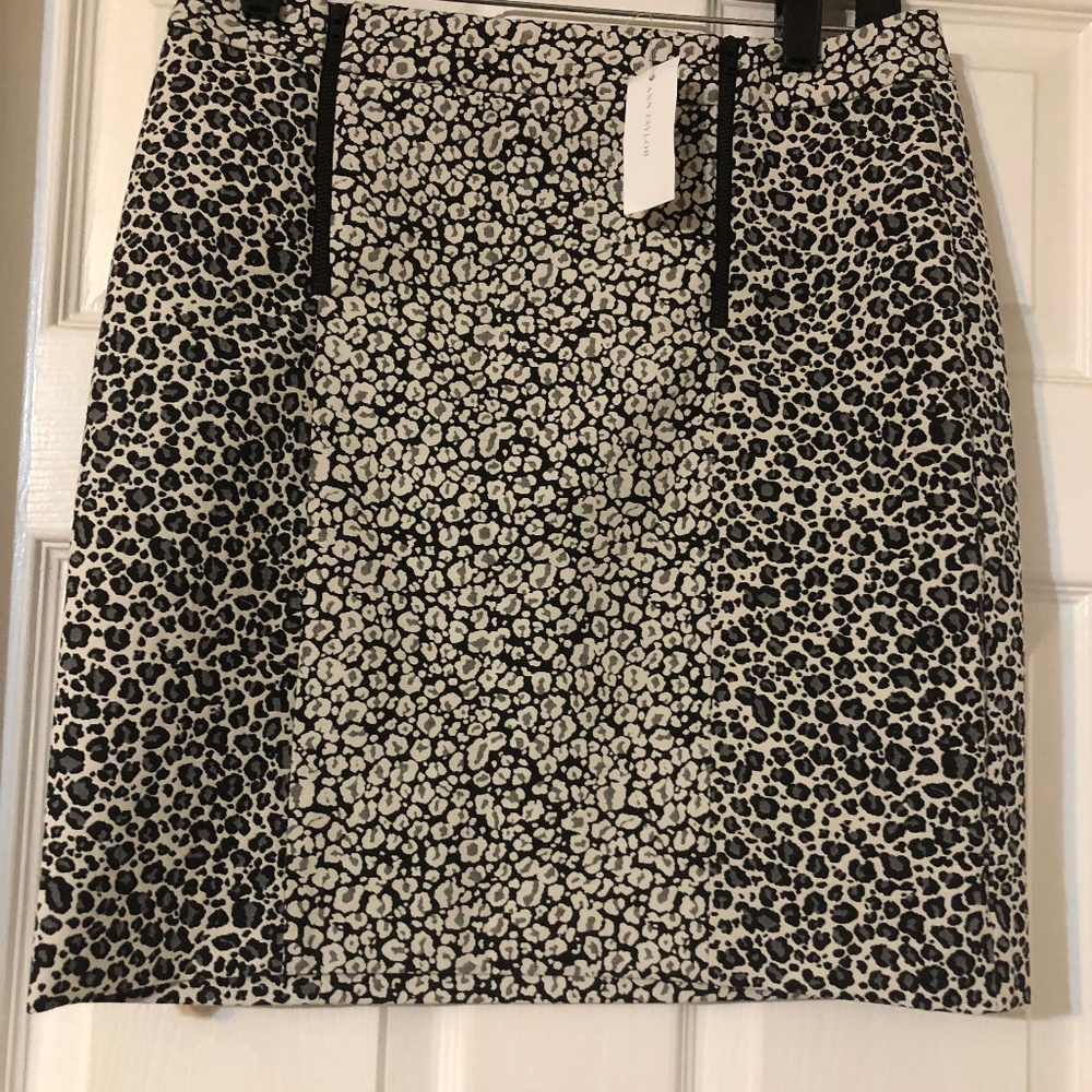 Stretch mini skirt